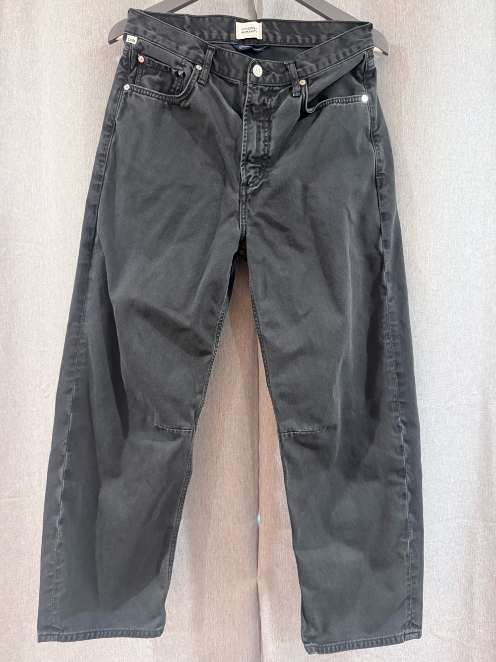 Citizens of Humanity Miro Relaxed Jeans in Washed Black - Picture 5 of 10